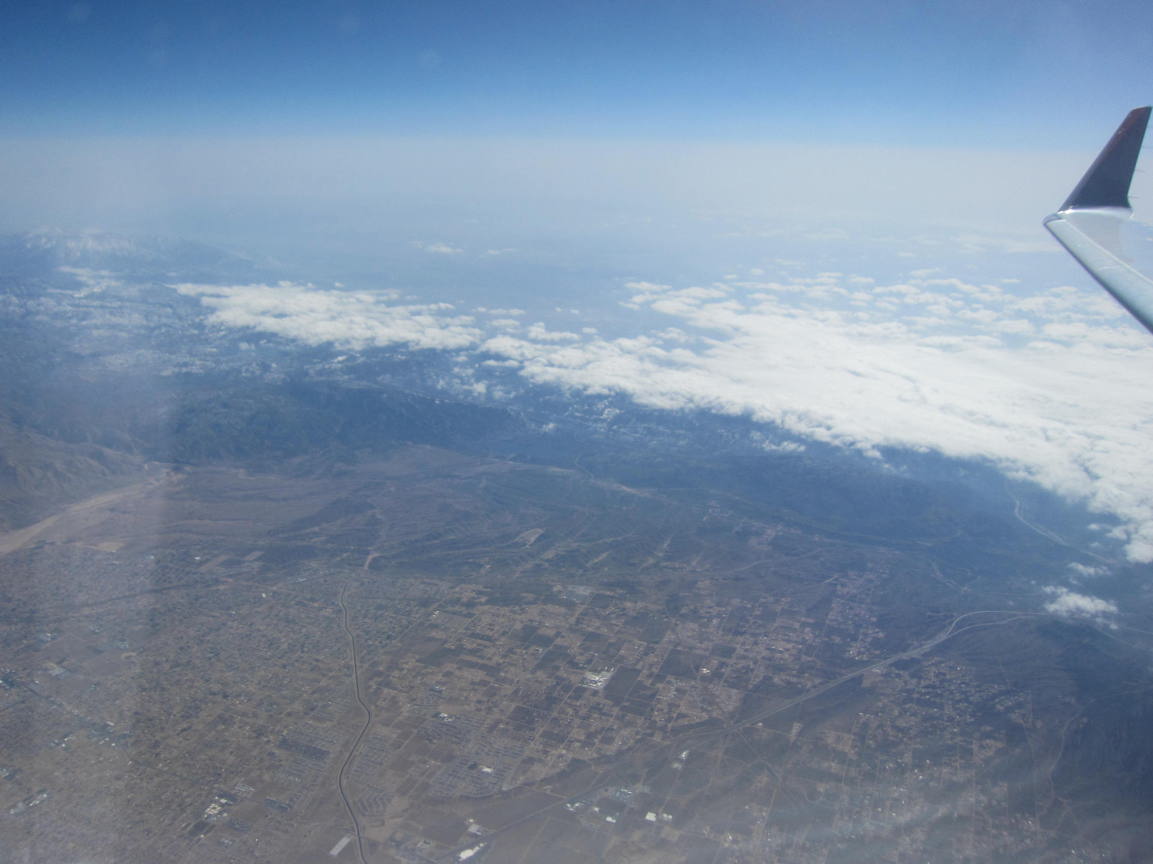ロサンゼルスLosAngelesからラスベガスLasVegasへの飛行機