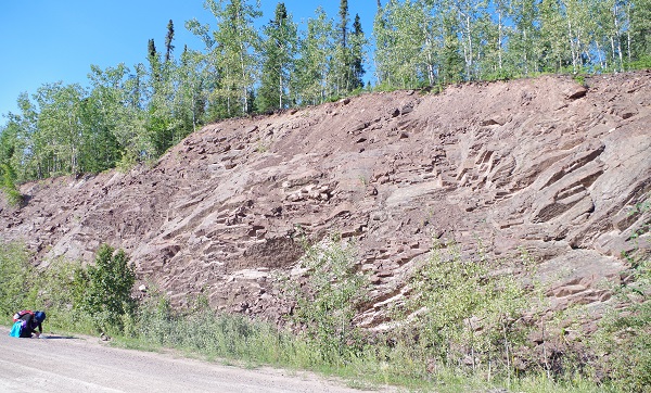 傾斜した堆積岩の地層 　カナダ 中期原生代約18億年前のMartin層群