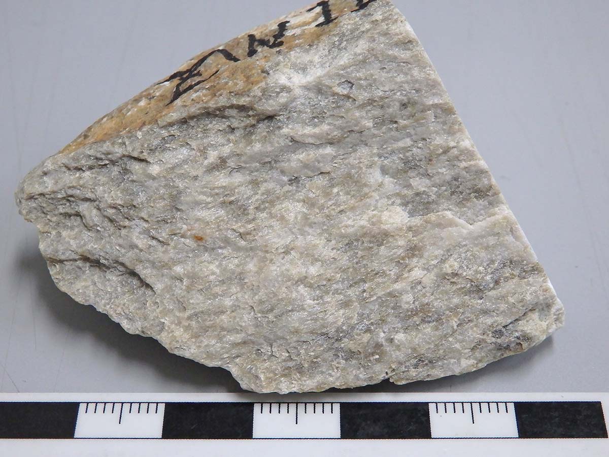 絹雲母片岩 sericite schist (Shurugwi, Zimbabwe)