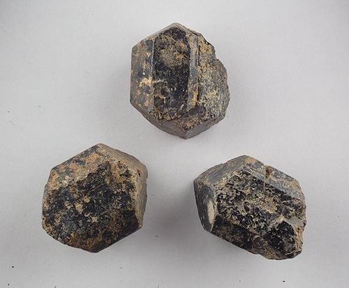 普通輝石 augtite オージャイト パイロキシン 造岩鉱物の1つである輝石は有色鉱物 